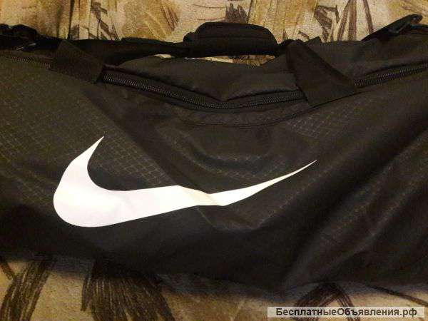 Сумку Nike 70 см черную