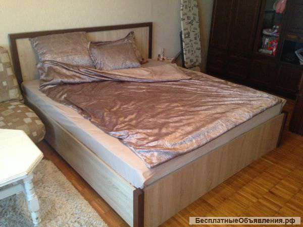 Кровать б/у 180х200 см