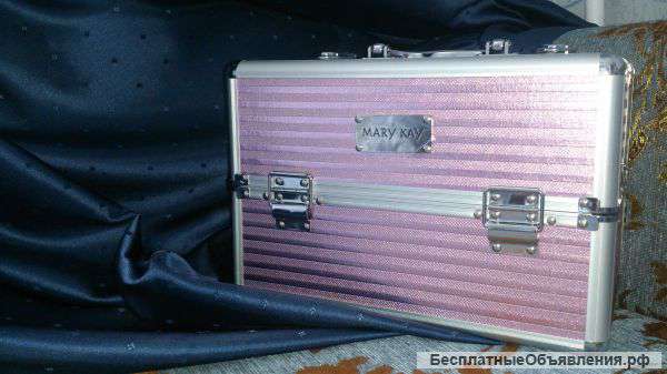 Кейс от Mary Kay для декоративной косметики