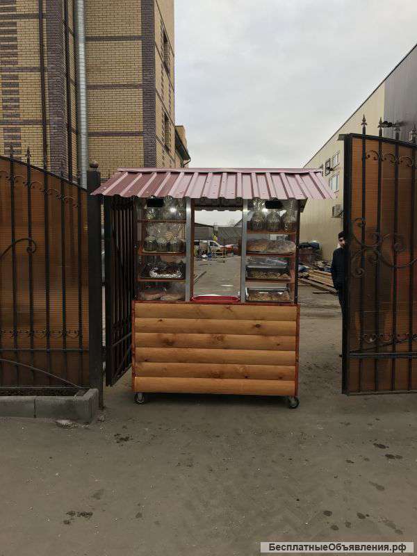 Торговля выпечкой с торговой тележки
