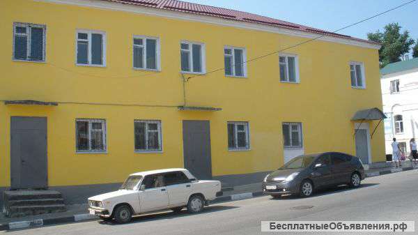 Нежилое кирпичное 2-х этажное здание с участком