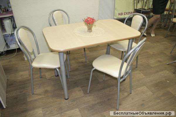 Стол и стулья