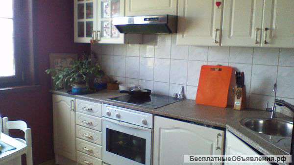 Белая кухня на 2 стены