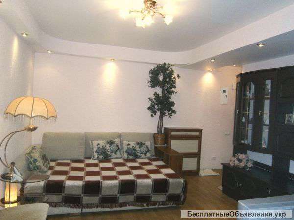 Сдам однокомнатную-студио рядом с жд вокзалом за 9500 грн. долго