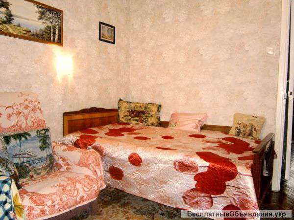 Сдаю комнату на троещине одной женщине за 2000грн. долго