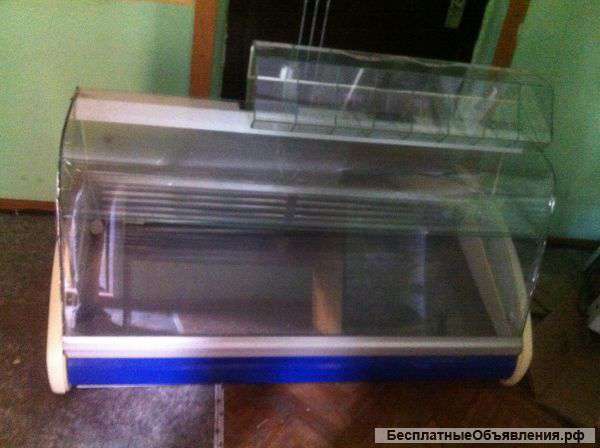 Холодильную витрину и пивной охладитель