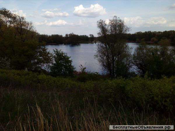 Земельный участок с озером