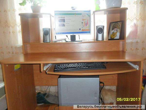 Компьютерный стол