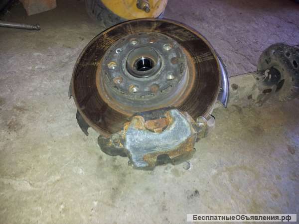 Кулак поворотный задний левый Шкода Октавия Skoda Octavia A5