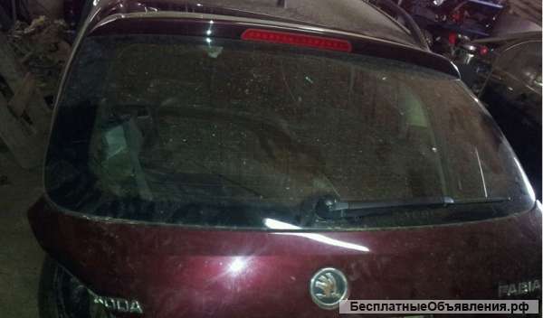 Стекло заднее Шкода Фабиа Skoda Fabia