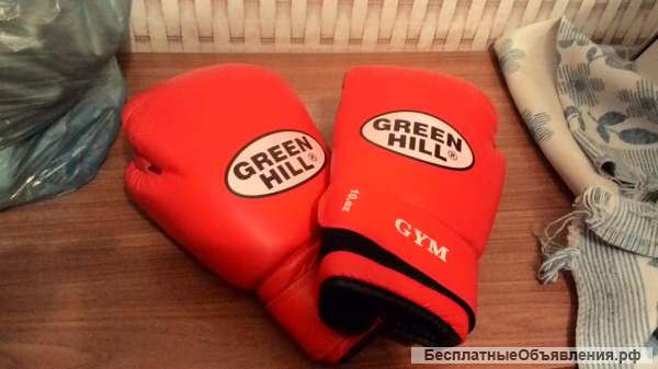Боксерские перчатки "Green hill"