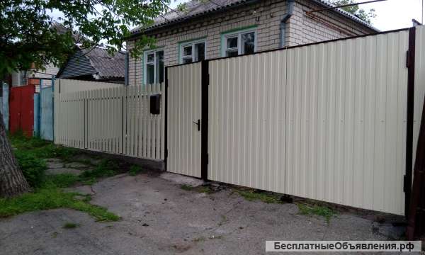 Заборы, ограждения из металлопрофиля, сетки рабицы