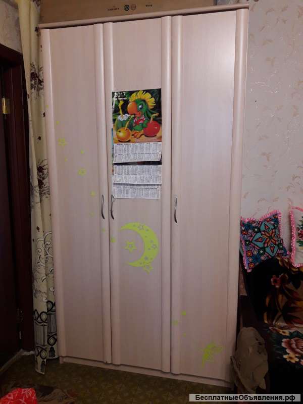 Шкаф