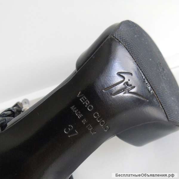 Giuseppe Zanotti design р37