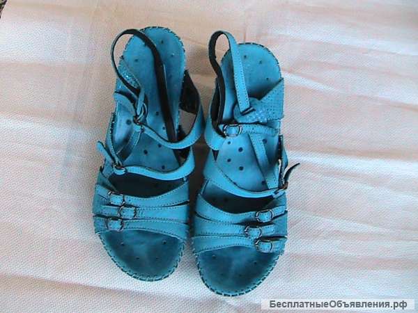 Босоножки женские импортные бу в отличном состоянии три пары