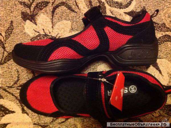 Летние кроссовки (ботиночки) новые 36.5-37