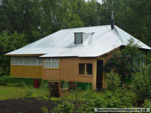 Хороший дом на участке 30 соток с баней в деревне Благовар.