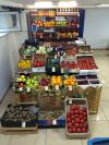 Продавец за прилавок