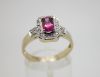 Кольцо золотое с красно-розовым Рубином и бриллиантами
