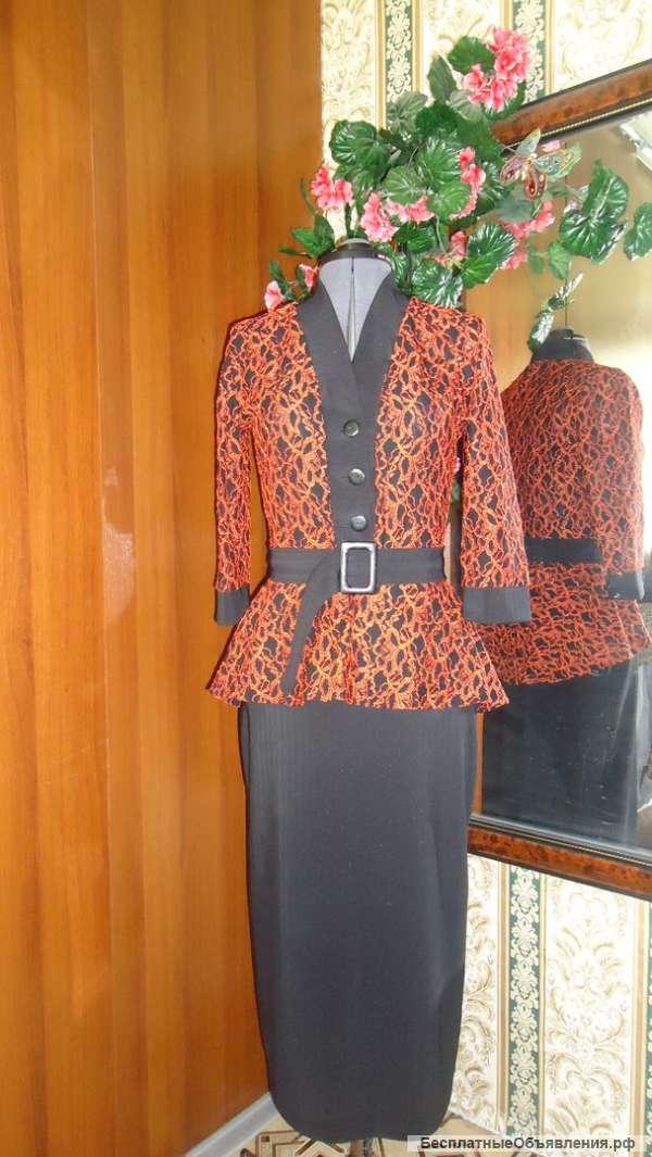 Костюм женский