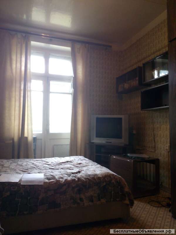 Комнату в 4 комн. кв. ул. Рабочая 3/5