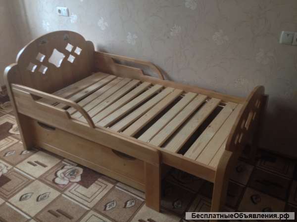 Детскую кровать "Выростайка"