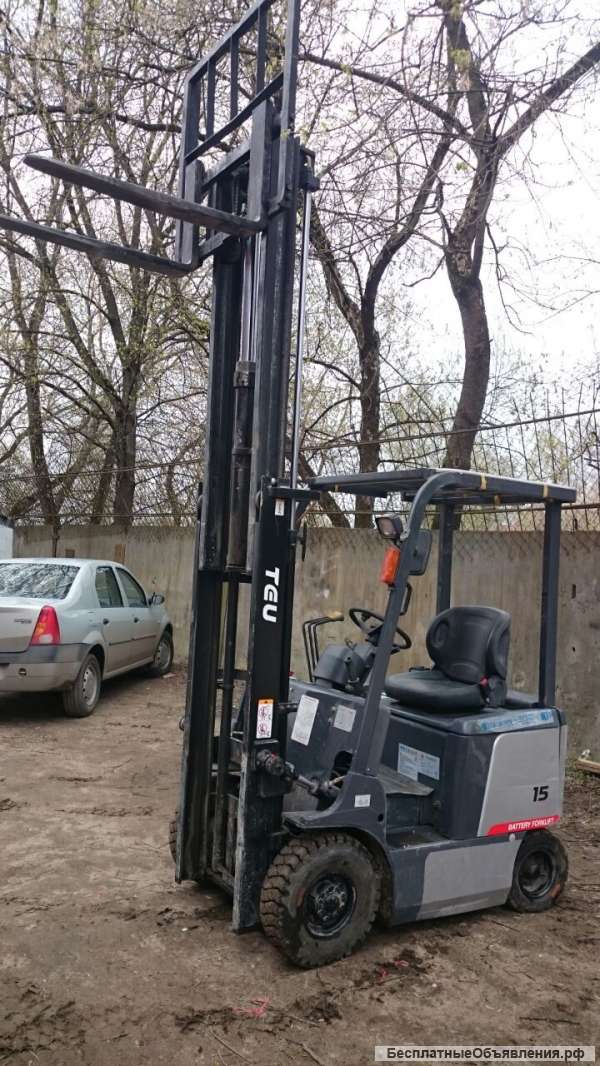 Электропогрузчик TEU FB15 с ковшом и вилами