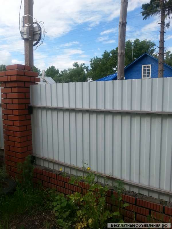 Баня, забор, беседка