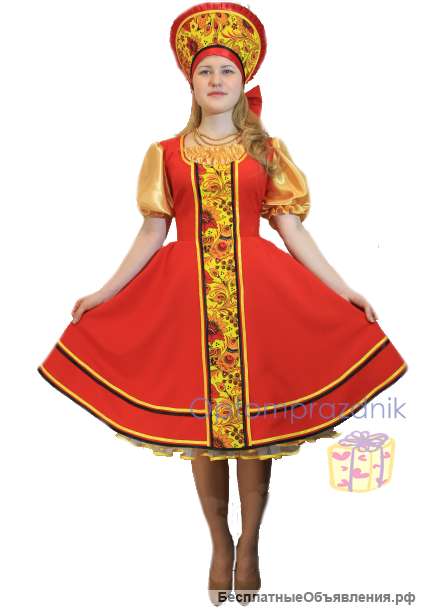 Красный народный костюм
