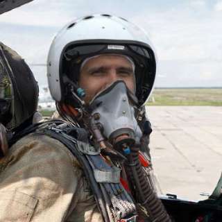 Поклейка обоев. Работаю один.