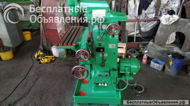 Универсально-фрезерный станок 6В75