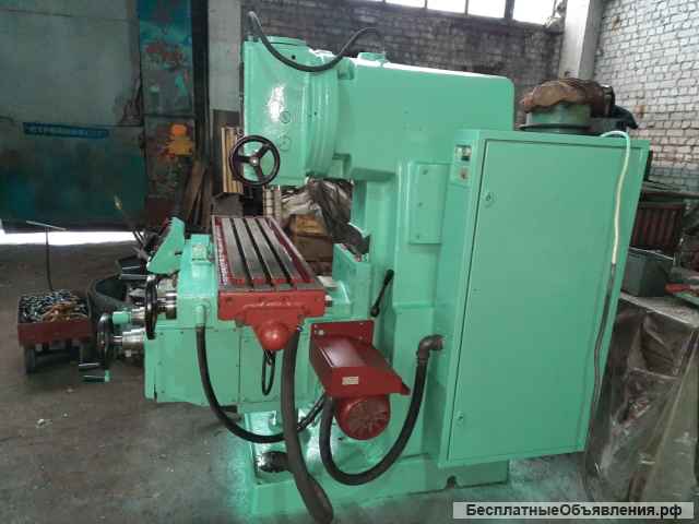 Вертикально-фрезерный станок 6Т12