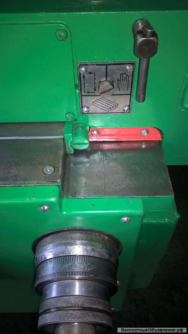 Широкоуниверсальный консольно-фрезерный станок 6Р82Ш