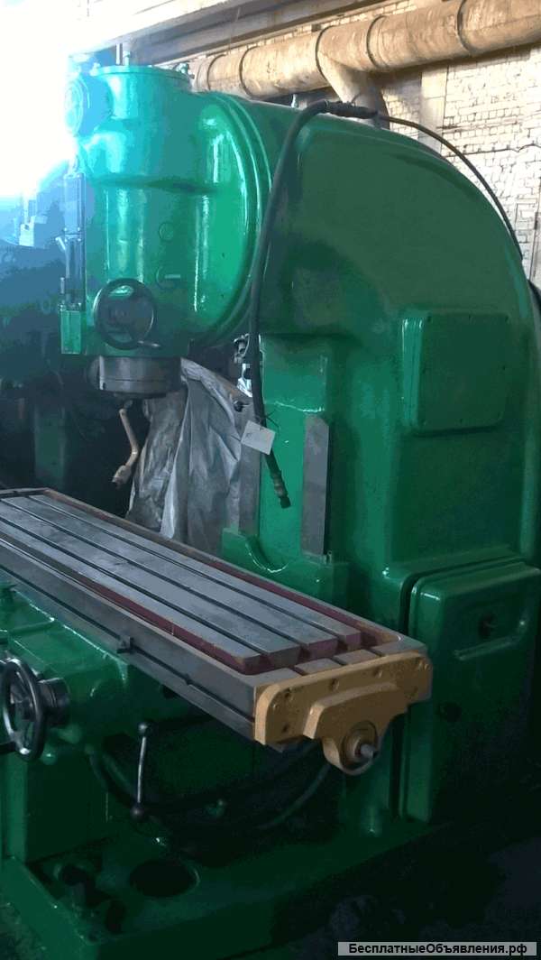 Вертикальный консольно-фрезерный станок мод. 6М13П