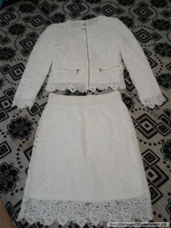 Женский костюм