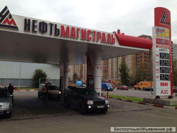 Повар в кафе быстрого питания
