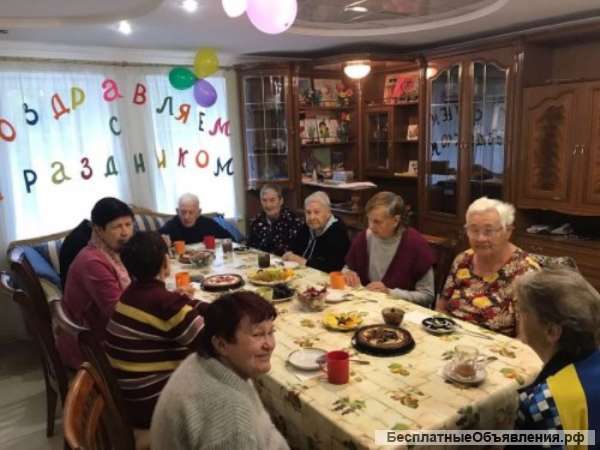 В сеть Московских пансионатов для престарелых требуются сиделки