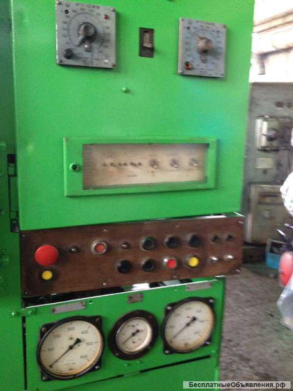 Пресс гидравлический для изготовления изделий из пластмасс ДВ2428