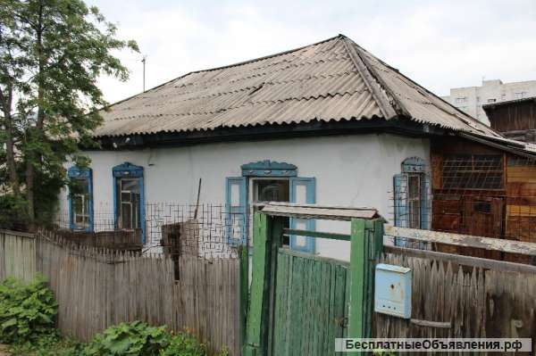 Дом с земельным участком