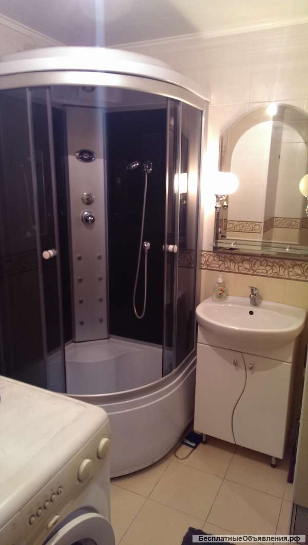 Сдам пол дома в центре Симферополя Квартира сдается посуточно, почасово на неделю, на месяц