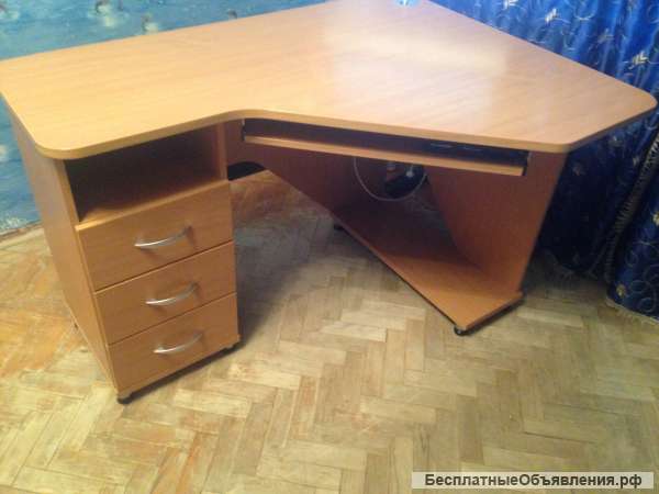 Стол письменный угловой