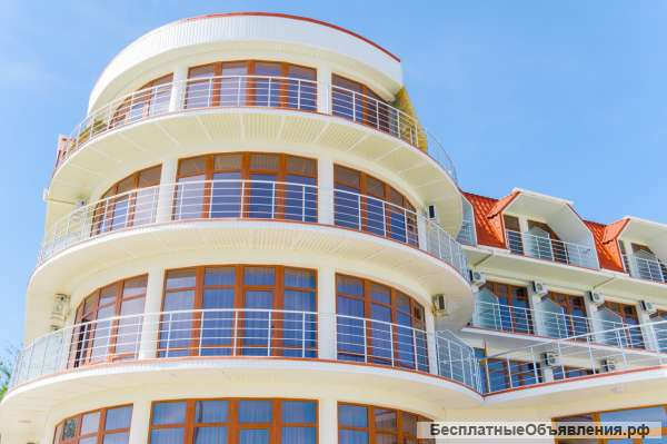 Новая гостиница на берегу моря в Крыму