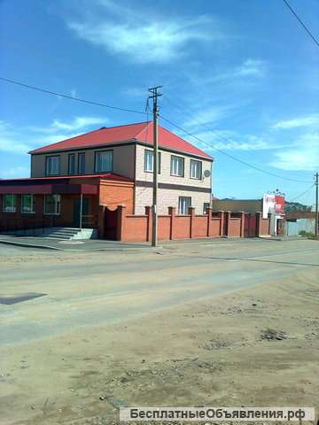 Дом и два не жилых помещения с землей 680 кв.м.