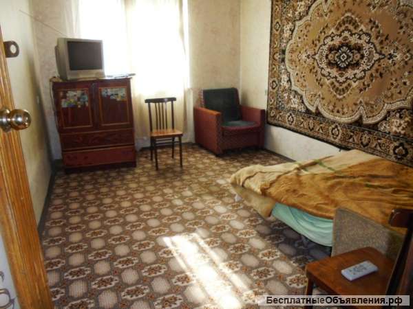 В курортном поселке Ольгинка Туапсинского района продается трехкомнатная квартира