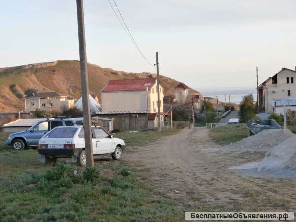 Участок у моря в живописном месте Крыма