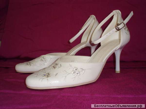 Туфли (босоножки) свадебные б/у