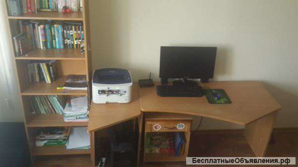 Продаю:компьютерный стол, модуль для книг, шкаф