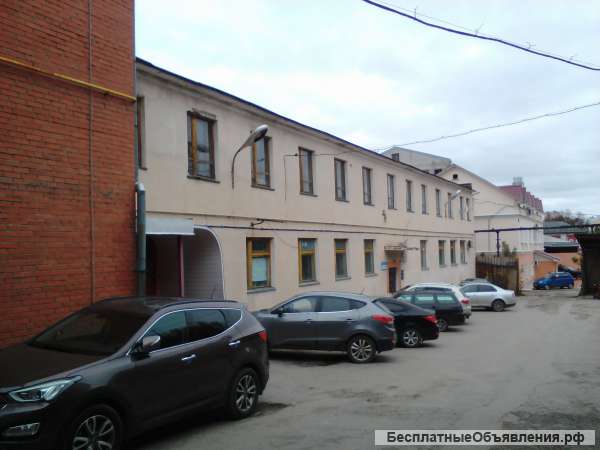 Нежилое здание, площадь 927.7 м²