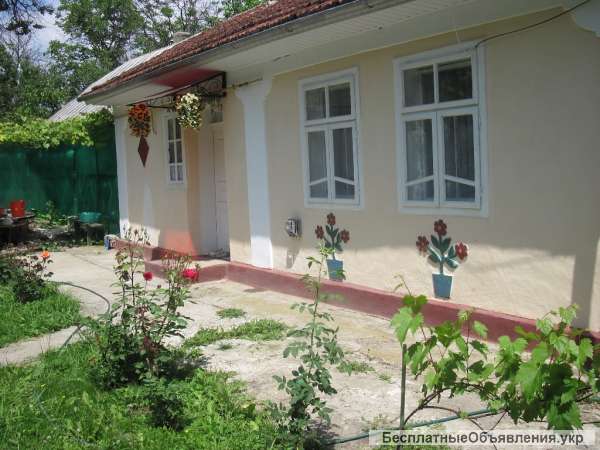 Хозяйство со всеми удобствами в пгт.Костриживка.Черновицкой обл.