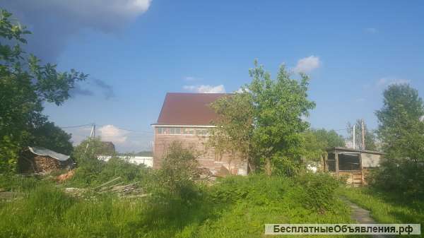 Земельный участок с постройками